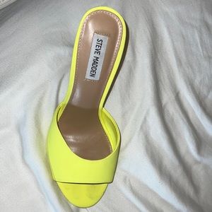 Steve Madden yellow neon heels